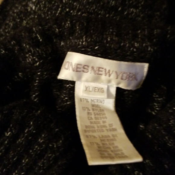 Sweater - Picture 3 of 4